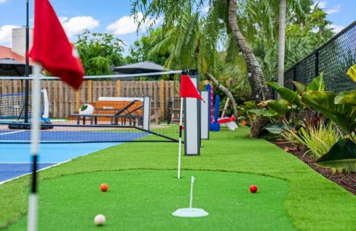 Country Club House | Dream Retreat 11 bdr Pool, Spa, Sauna, Gym, Cold Plunge L75