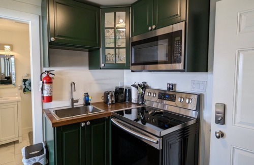 Sooke Apartment | Dreaming By The Water