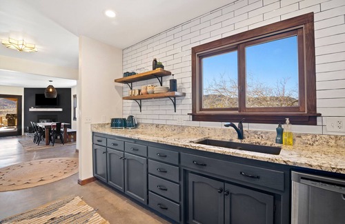 Joshua Tree House | Dreamspace - Hot Tub, Fire Pit, 5 Min. To Park 2 Bedroom Home by RedAwning
