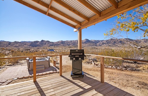 Joshua Tree House | 🌵Dreamspace - Peaceful Home w/Hot Tub, Fire Pit, Amazing Views & Close To Park Entrance🌵
