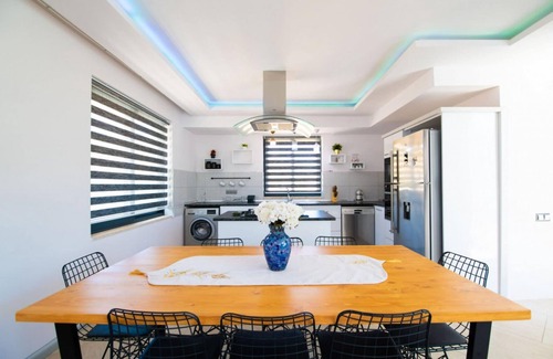 Sarıbelen Villa | Dreamy Villa With Private Pool and Jacuzzi in Kas