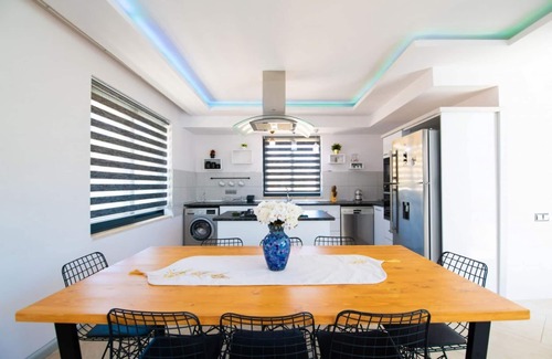 Sarıbelen Villa | Dreamy Villa With Private Pool and Jacuzzi in Kas