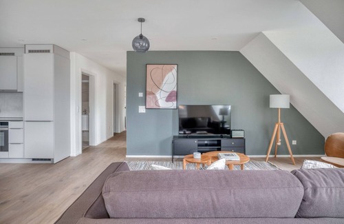 Sihlfeld Apartment | Dreamy Wiedikon 4.5 Room w/Storage & W/D, 3 min to Market, by Blueground