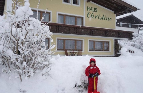 Buch in Tirol Cottage | Dreibettzimmer - Haus Christine