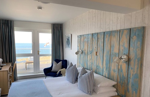 Le Catioroc Hotel | Driftwood Inn