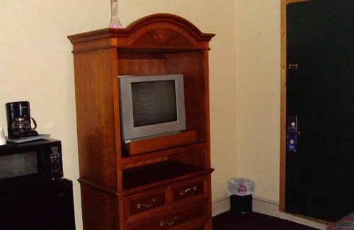 Chestertown Hotel | Driftwood Inn