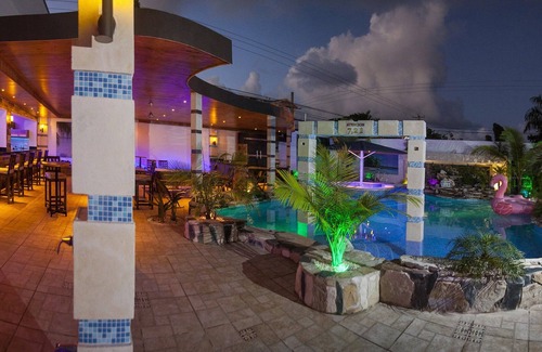 La Esplanada Villa | Drop everything & party in Sosua! Luxury villas near clubs