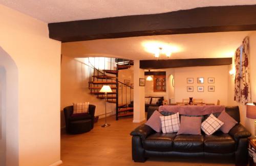 Dolgellau House | Drws y Nant