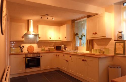 Dolgellau House | Drws y Nant