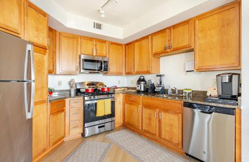 Downtown House | DTSS LuxePad 2BED 2BATH Washington DC Balcony Views, Gym, Pool, Free Parking
