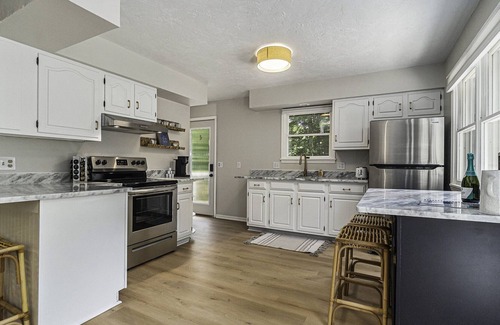 Grawn House | Duck Lake Escapeš Lake Access, Minutes to Traverse City, Kayaks