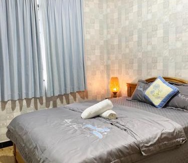 Downtown Ho Chi Minh City Apartment | Ductaigallery's Entire Apt - Behind in Bui vien st