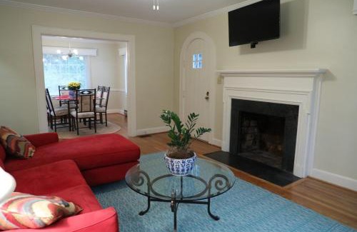 Durham House | Duke Forest Gem! 3br, Sleeps 7