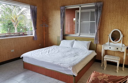 Donghe House | Dulan Red House