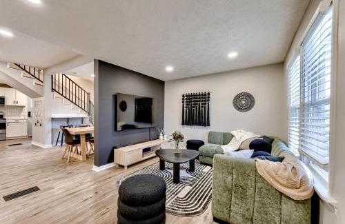 Dundee-Happy Hollow Historic District House | Dundee 3Br2Ba house sleeps 9 plus crib central Omaha