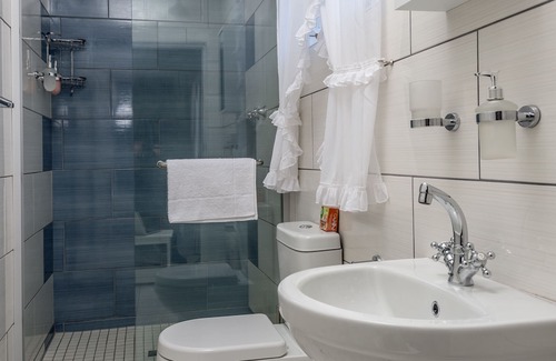 Colchester Bed & Breakfast | Dungbeetle River Lodge