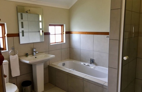 Edenvale House | Dunvegan Execu Lodge