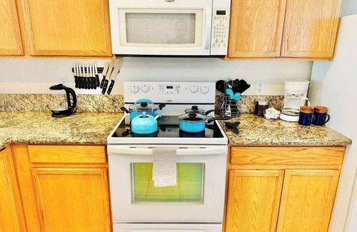 Reno House | Duplex, 4Bd 4Ba, 6TVs, Sleeps 14