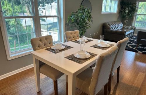 Lowry Hill East House | Dupont4 Oasis