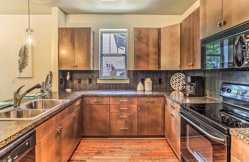 River District Condo | Dwtn Condo 4 Blocks to The Wilmington Riverwalk!