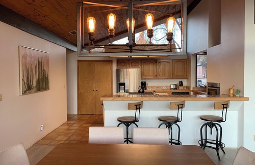 West Sedona House | Dynamite Red Rock Views w Spa & gas fire-table