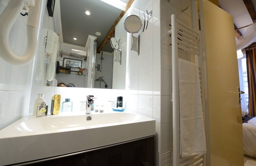 3rd Arrondissement Apartment | E4DD Bollywood & Co