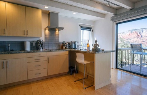 West Sedona House | Eagle Dancer, Upper Casita. A Luxury Retreat w/Spa