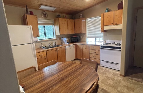 Eagle Nest Hotel | Eagle Nest Fly Shack and Lodge