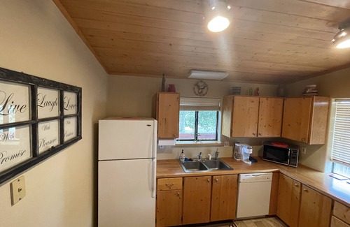 Eagle Nest Hotel | Eagle Nest Fly Shack and Lodge