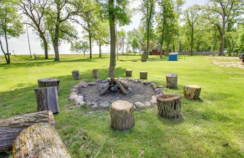 Garrison Cottage | Eagle's Nest Cabin on Mille Lacs Lake: Boat + Fish