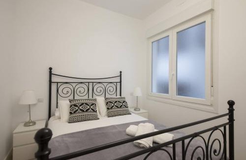 San Sebastian Centro Apartment | Easo Suits Family Friends Parking