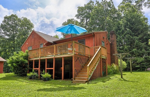 Gettysburg House | East Cavalry Red House 3 bedrooms 3 full baths sleeps up to 12