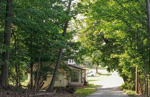 Eastlake House | Eastlake Home with Patio Less Than 1 Mi to Lake Erie!