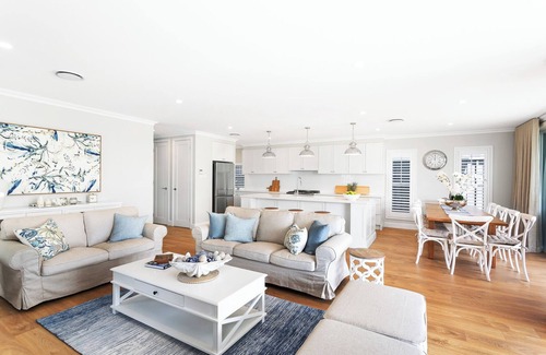 Catherine Hill Bay House | Eastport - Luxury Beach Retreat with Pool & Views, Eastport - Luxury Beach Retreat with Plunge Pool
