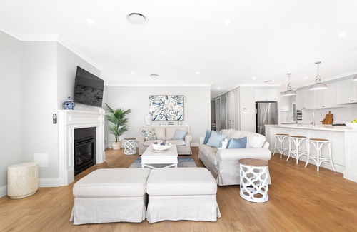 Catherine Hill Bay House | Eastport - Luxury Beach Retreat with Pool & Views, Eastport - Luxury Beach Retreat with Plunge Pool