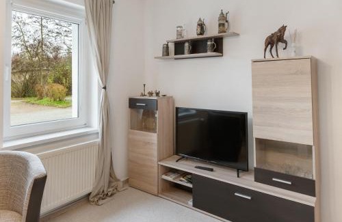 Bad Koesen House | Easy Access to Local Highlights, cleaning included