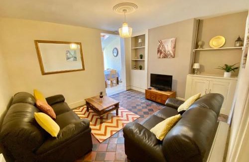 Grantham Apartment | EasyRest House 1 Grantham - 6 Beds & Free Parking - Spacious & Comfy - Access to A1, Town Centre & Shops