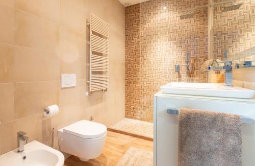 Tricolore Apartment | EasyTopStay - Tricolore Modern and Cozy Apartment