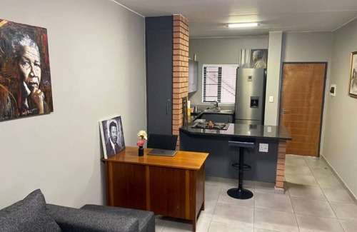 Greater Johannesburg Metropolitan Area Apartment | Eazy Apartment by Mall of Africa