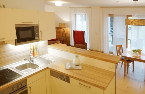 Burglengenfeld Apartment | Ebenerdige Ferienwohnung inkl. Terrasse mit Abendsonne
