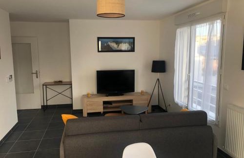 Le Havre Apartment | Echappée mer - 4 pers - Parking privé - Ascenseur - 60m2