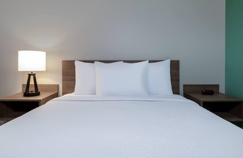 Pasadena Hotel | ECHO Suites Extended Stay by Wyndham Houston Pasadena Fwy Pl
