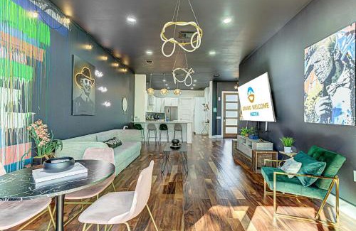 MLK House | Eclectic 6 BDR for Family of 20 Mins to 6th St & DT