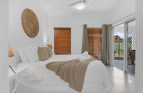 Cairns Central Business District Apartment | 'Eclipse' A Poolside Family Escape in the CBD