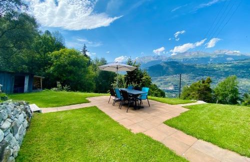 Granges Ski Chalet | Eco Lodge with Jacuzzi and View in the Swiss Alps