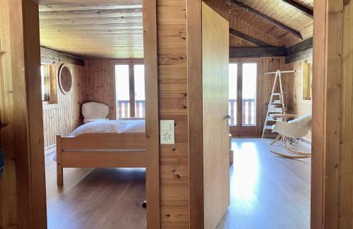 Granges Ski Chalet | Eco Lodge with Jacuzzi and View in the Swiss Alps