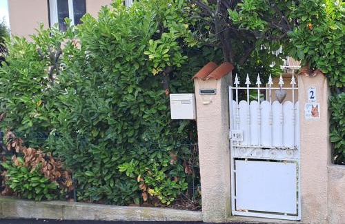 Carnoux-en-Provence Bed & Breakfast | Ecolieu La pépinière