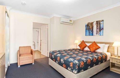 Cowra Cabin | Econo Lodge Alabaster