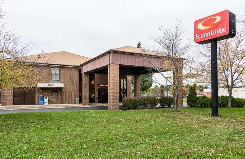 Clinton Cabin | Econo Lodge Andrews AFB