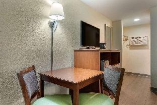 Cherokee Cabin | Econo Lodge Cherokee Near River Park